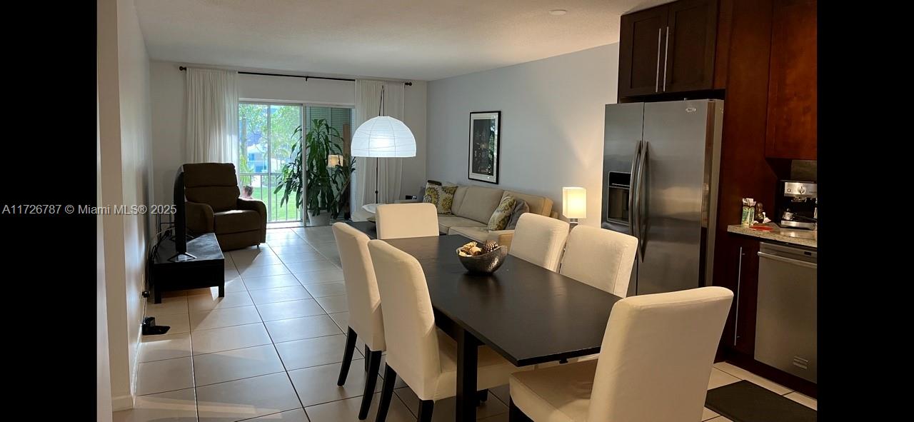 HILLCREST COUNTRY CLUB AP - Residential