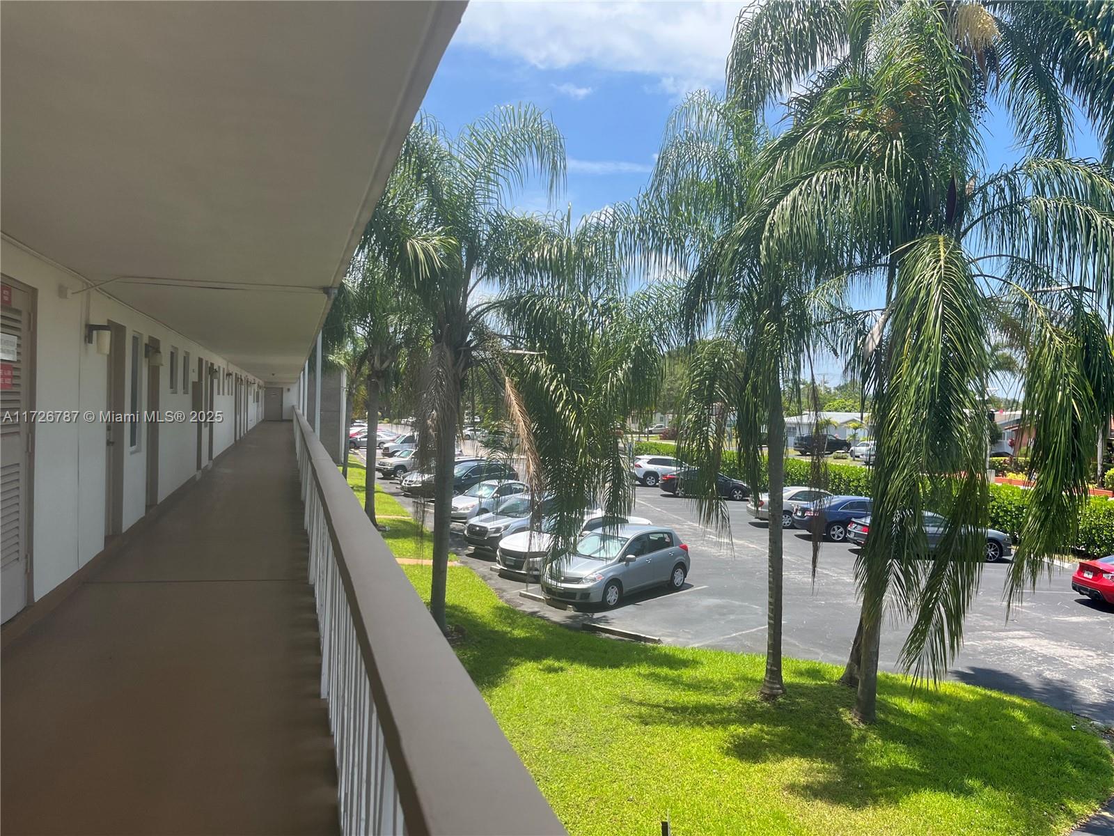 HILLCREST COUNTRY CLUB AP - Residential