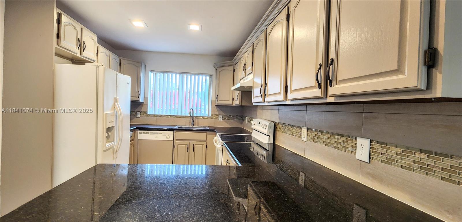 2510 NE 184th Ter .