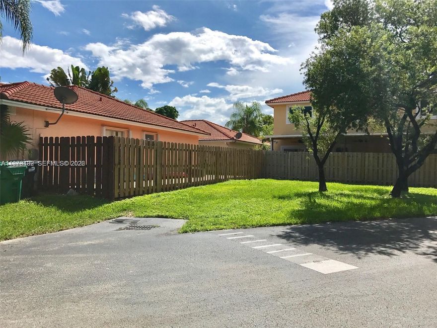 Charming single-family home located in a quiet and highly desirable community in Doral. The property offers a functional layout with good natural light, comfortable living spaces, and a practical kitchen. It features pleasant interior areas and a private patio ideal for relaxing or enjoying time outdoors. Excellent location close to top-rated schools, parks, supermarkets, restaurants, and shopping centers, with easy access to major roads and highways. Well-maintained residential community that provides a pleasant and family-oriented environment. A great opportunity to live in one of the most sought-after areas of Doral.