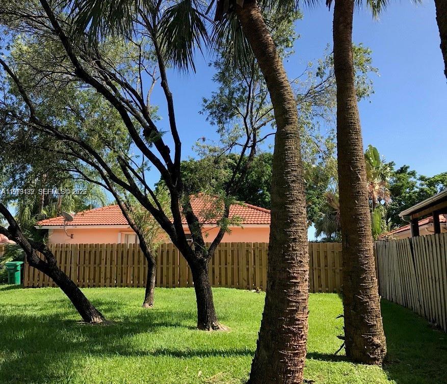 PATIO HOMES OF DORAL PINE - Residential Lease