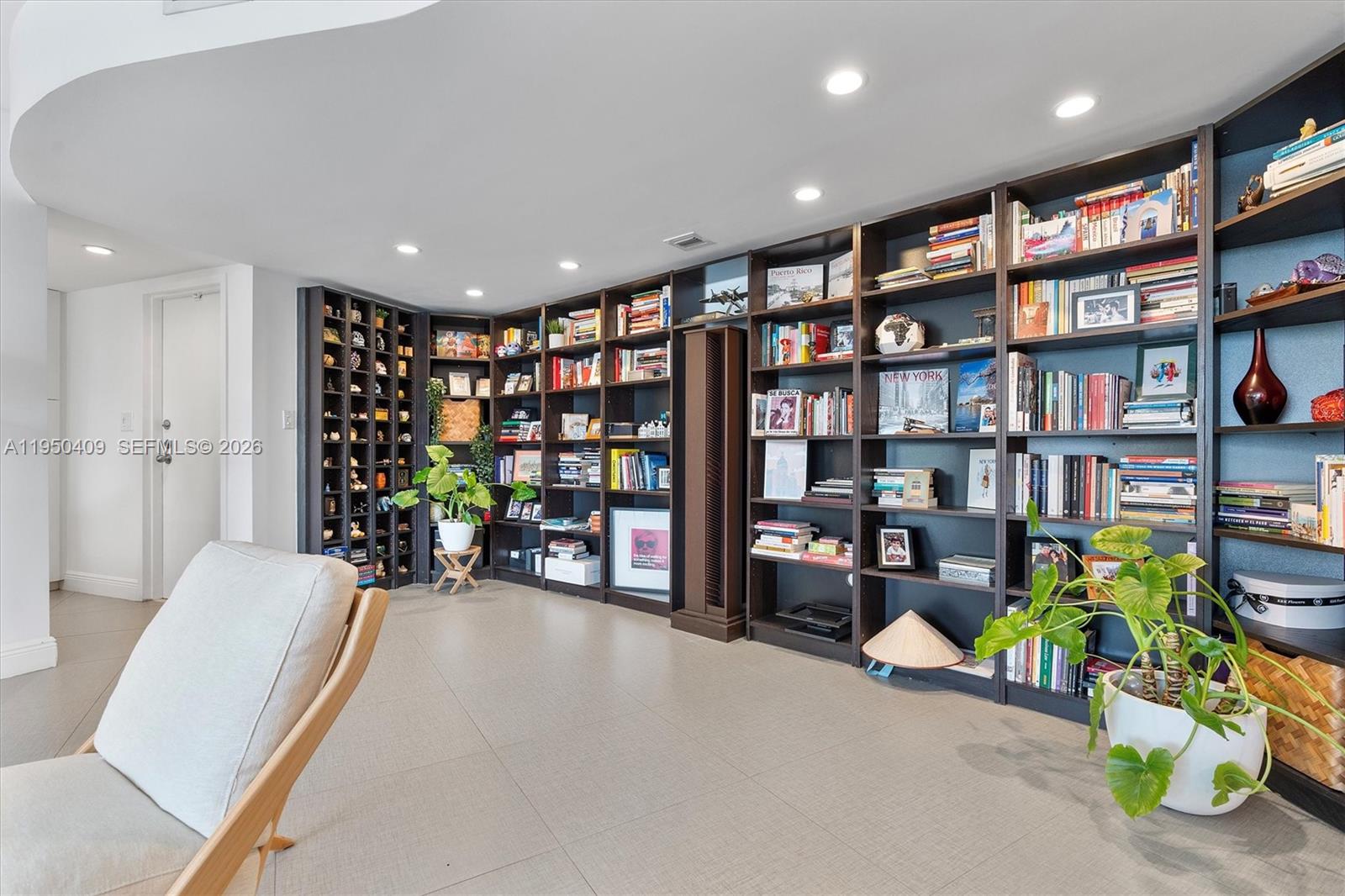 Lake Point Tower Condo - Residential