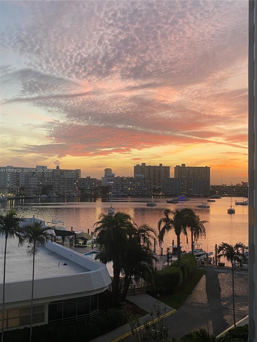 Lake Point Tower Condo - Residential