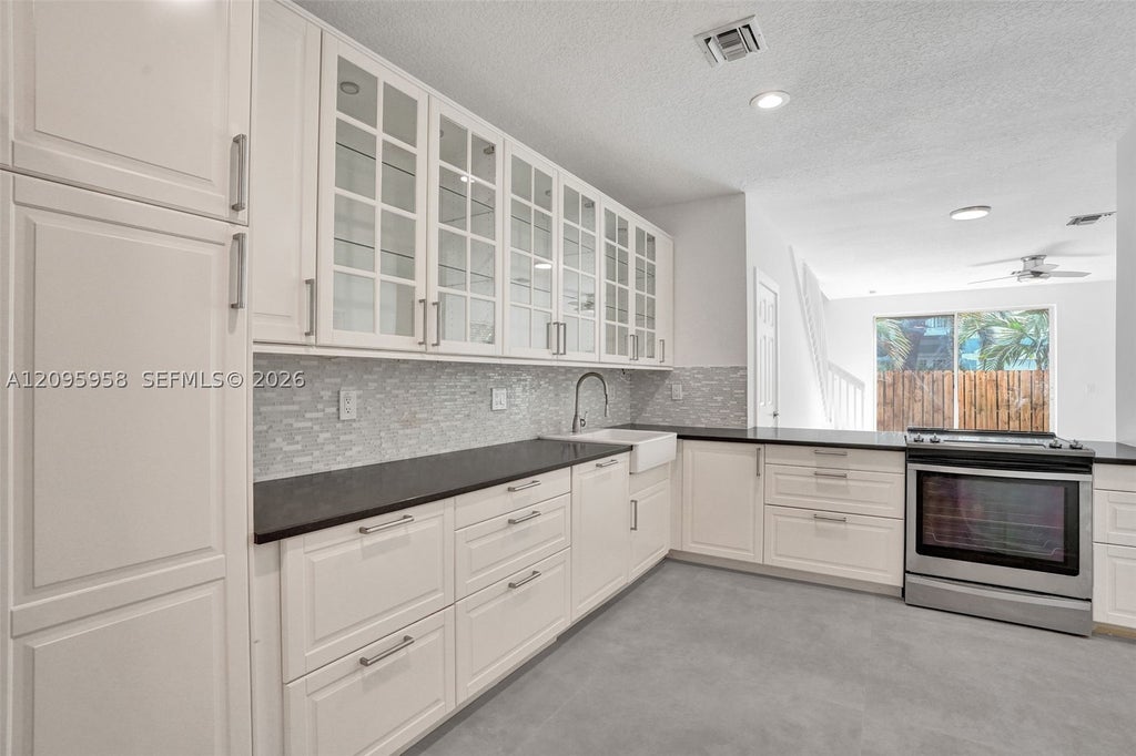 Photo of 1212 W Las Olas Blvd, Fort Lauderdale, FL 33312 (MLS # A12095958)