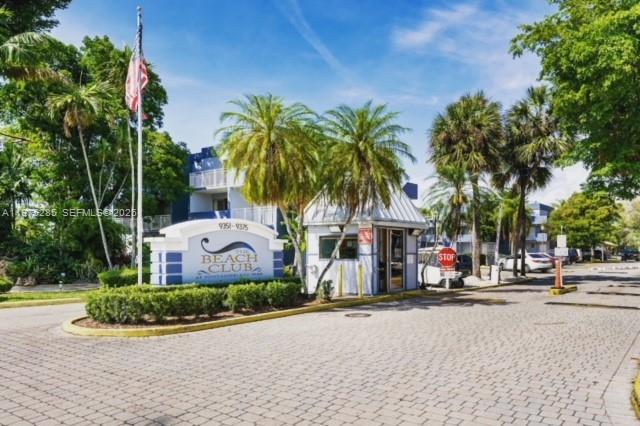 THE BEACH CLUB FONTAINEBL - Residential Lease