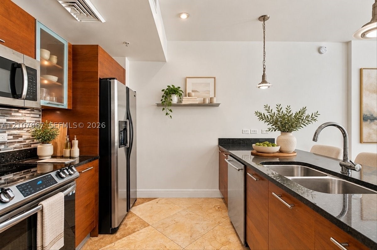 3451 NE 1st Ave M0909