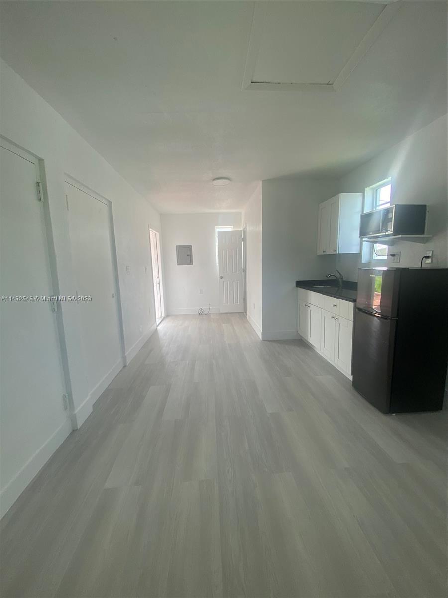 REPLAT OF PORTIONS OF RIC - Residential Lease