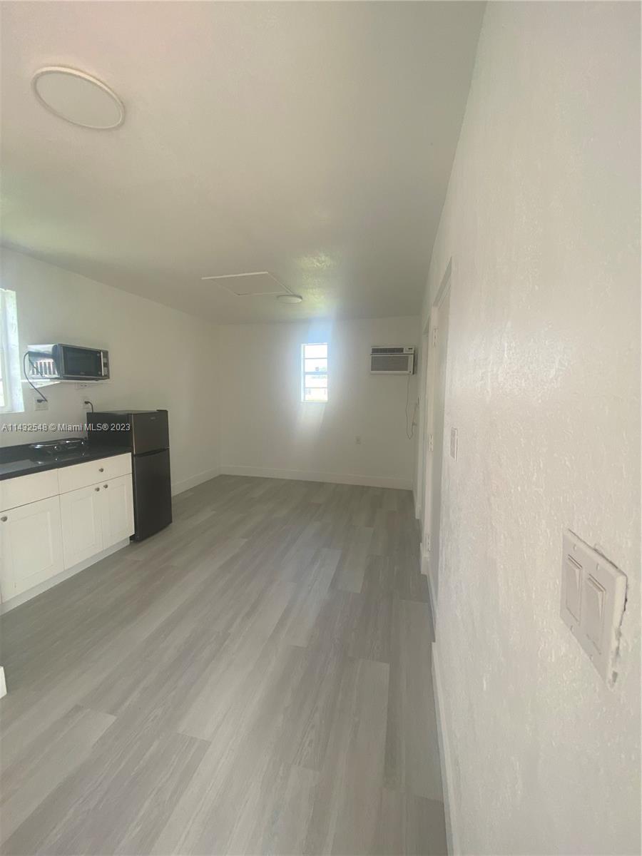 REPLAT OF PORTIONS OF RIC - Residential Lease