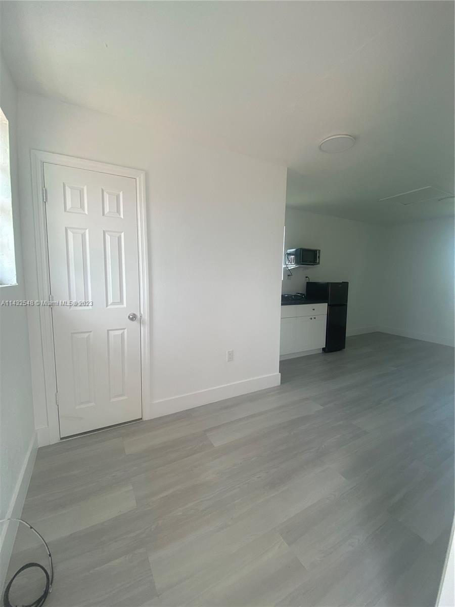 REPLAT OF PORTIONS OF RIC - Residential Lease