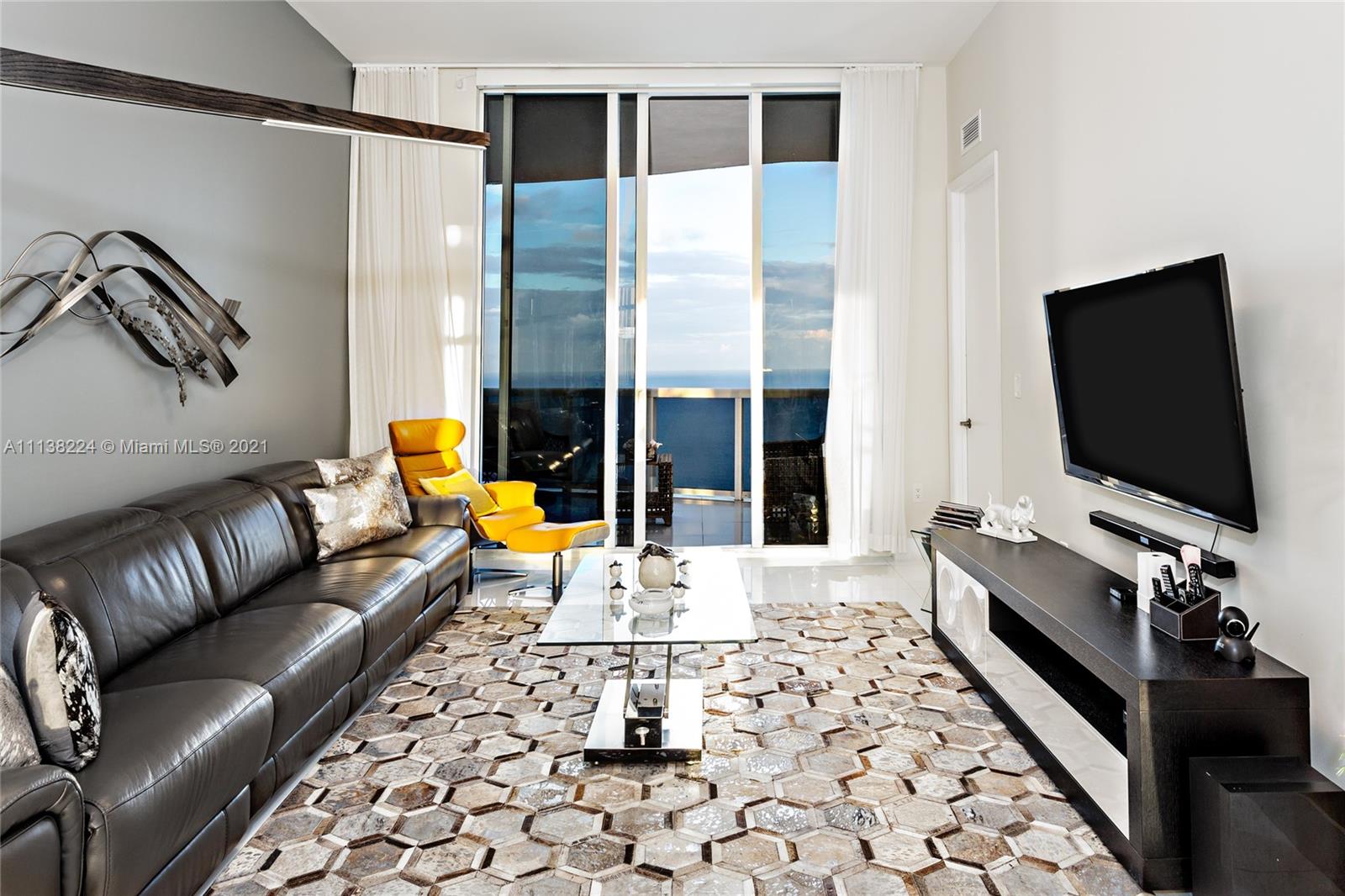 TDR TOWER II CONDO - Residential