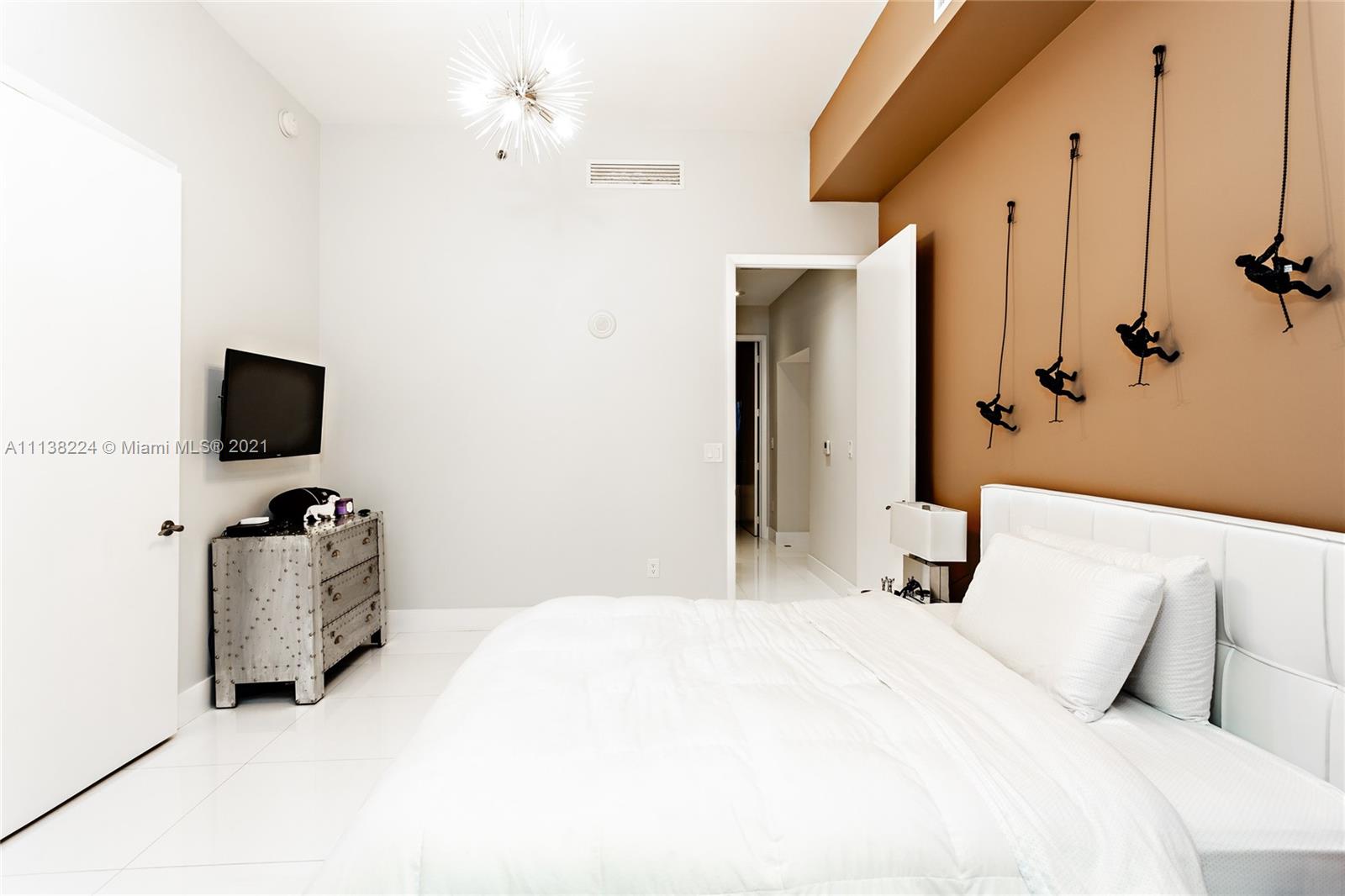 TDR TOWER II CONDO - Residential