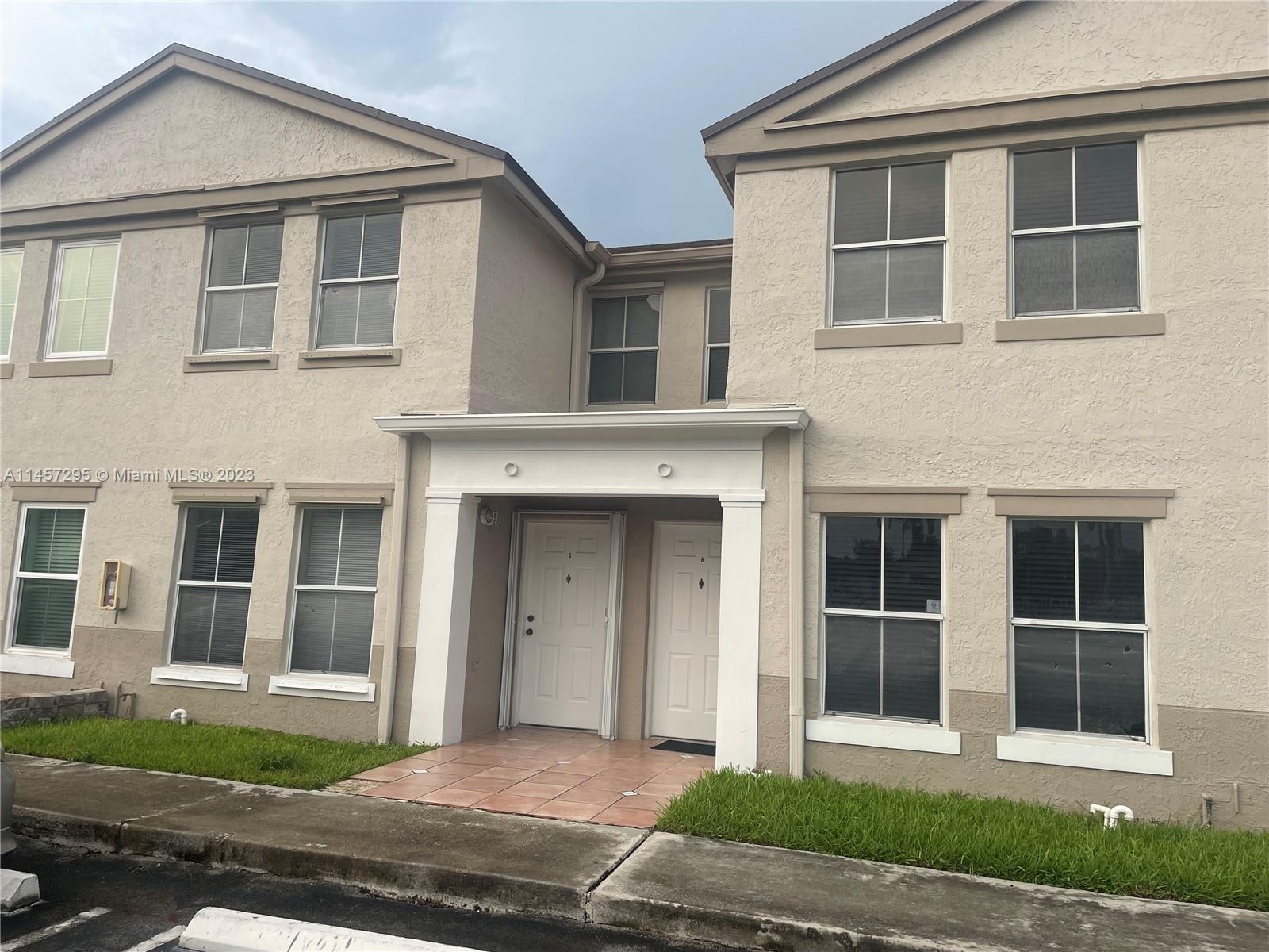 THE OAKVIEW CONDO NO 5 - Residential