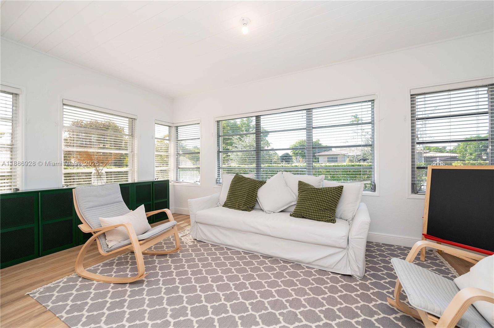 BRICKELL ESTATES - Residential Lease