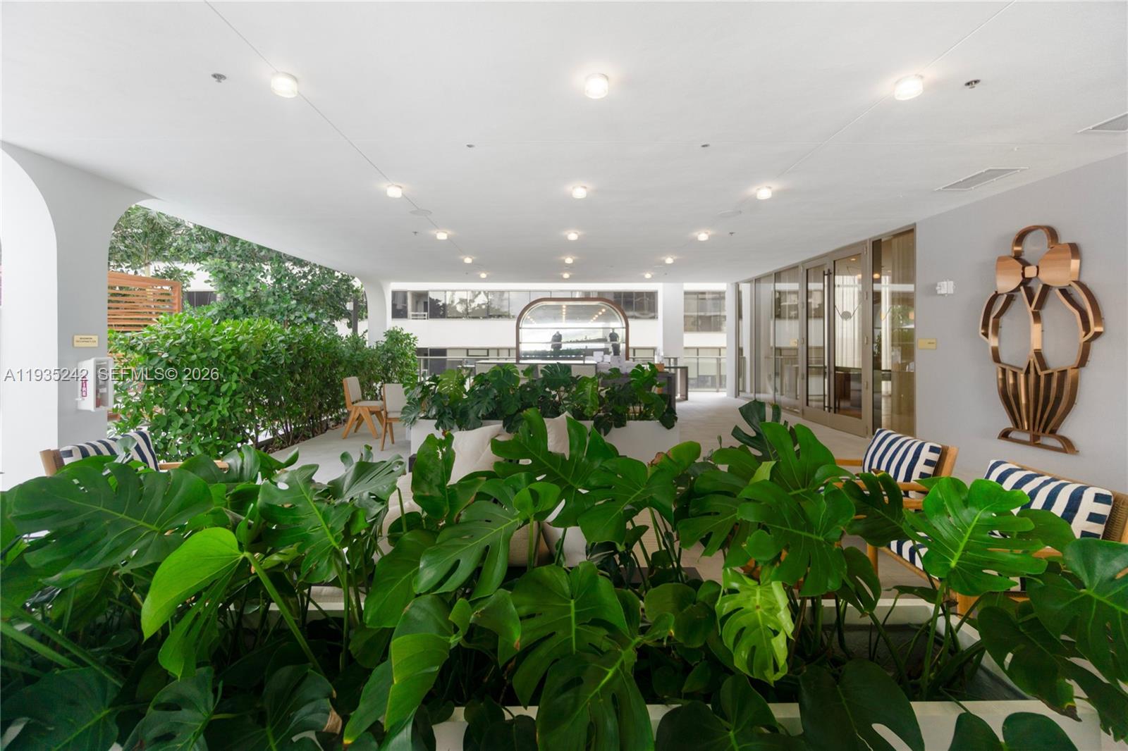 MR C RESIDENCES - Residential