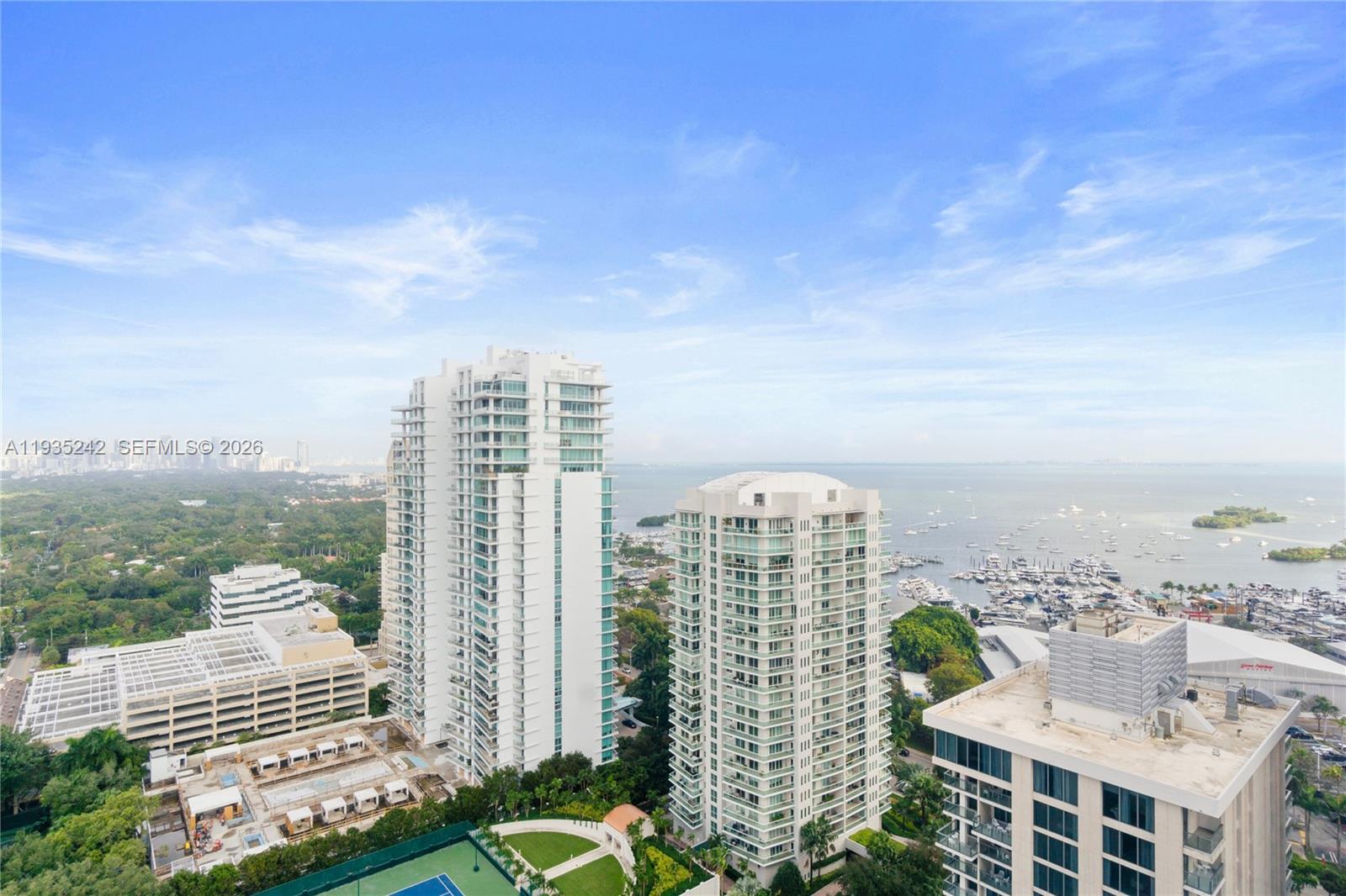 MR C RESIDENCES - Residential