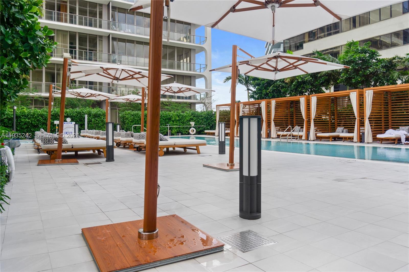 MR C RESIDENCES - Residential