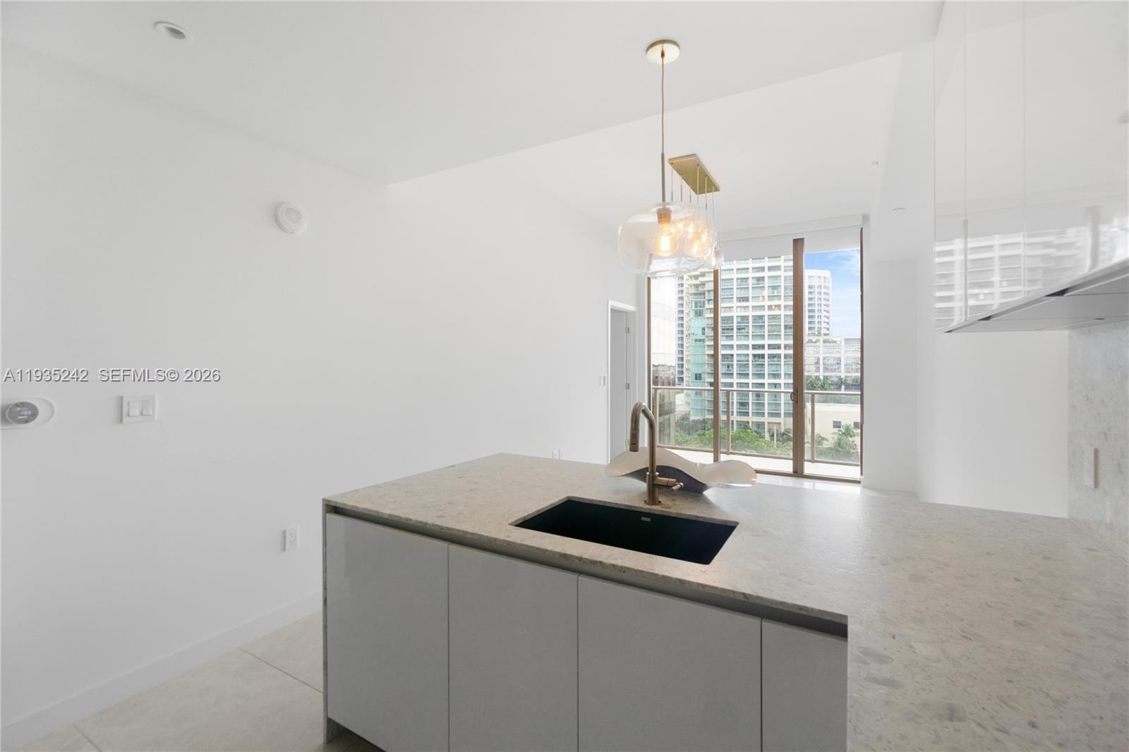 MR C RESIDENCES - Residential