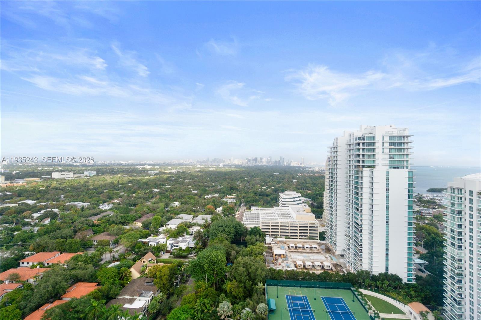 MR C RESIDENCES - Residential