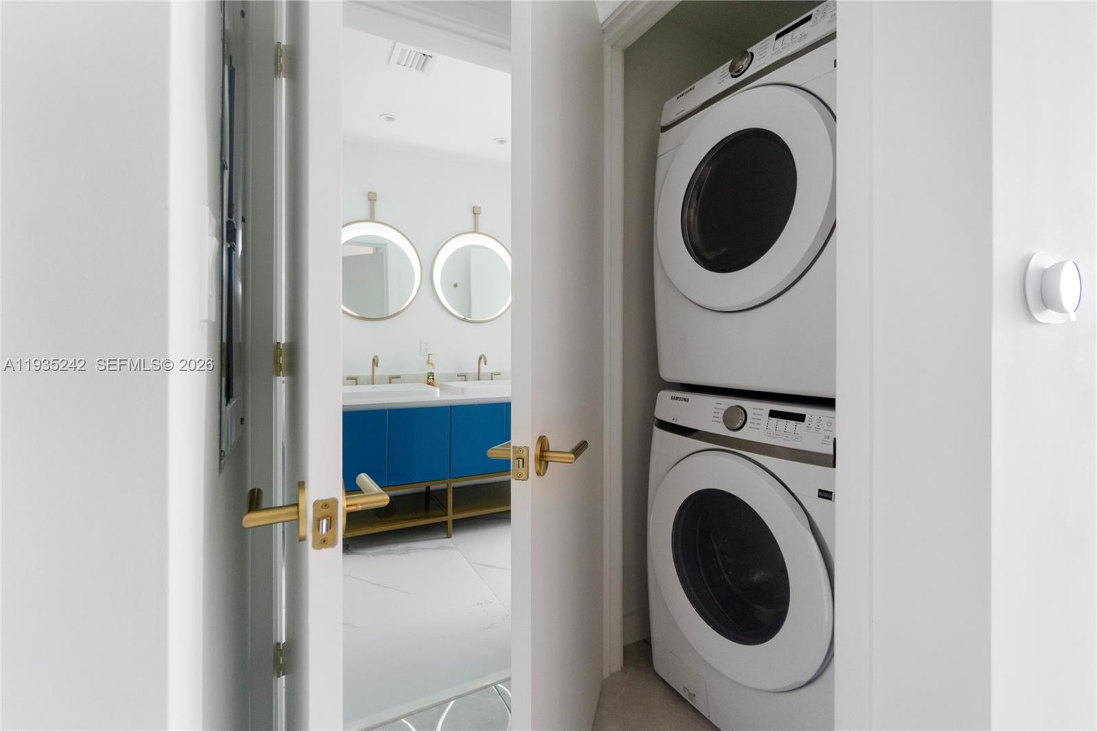 MR C RESIDENCES - Residential