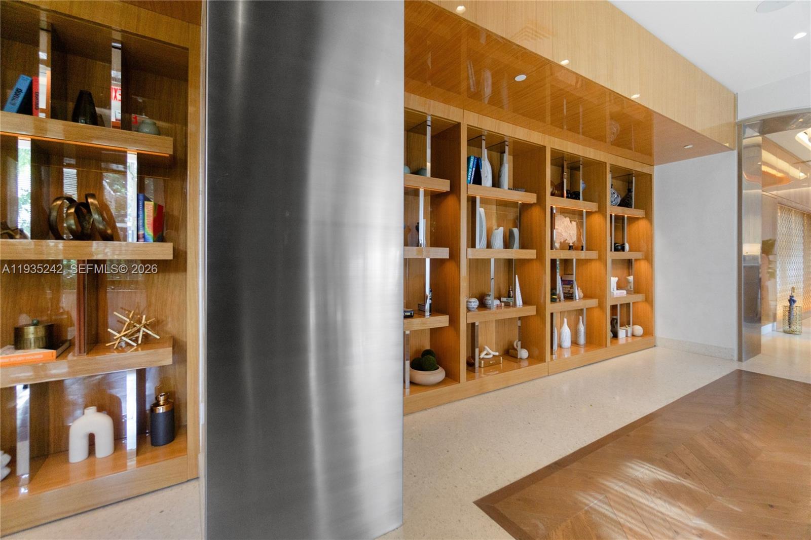 MR C RESIDENCES - Residential