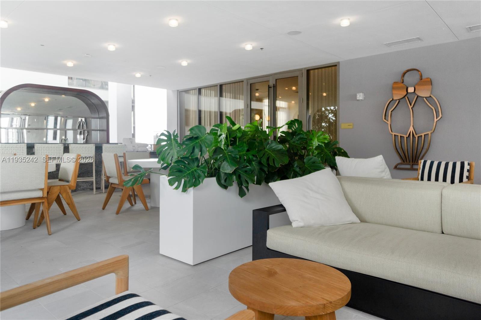 MR C RESIDENCES - Residential