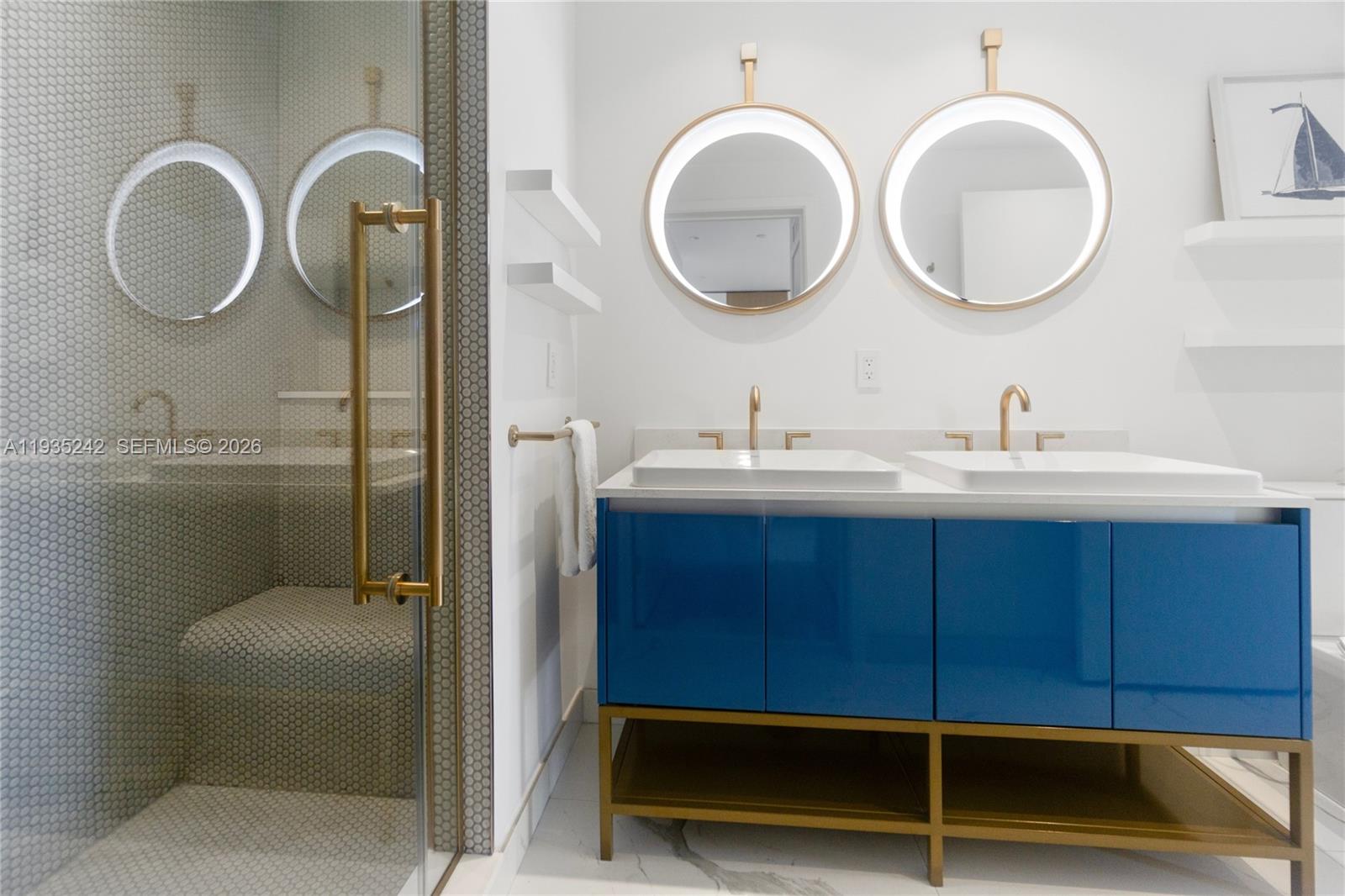 MR C RESIDENCES - Residential