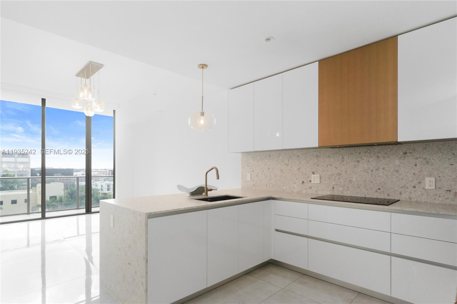 2678 Tigertail Ave 715