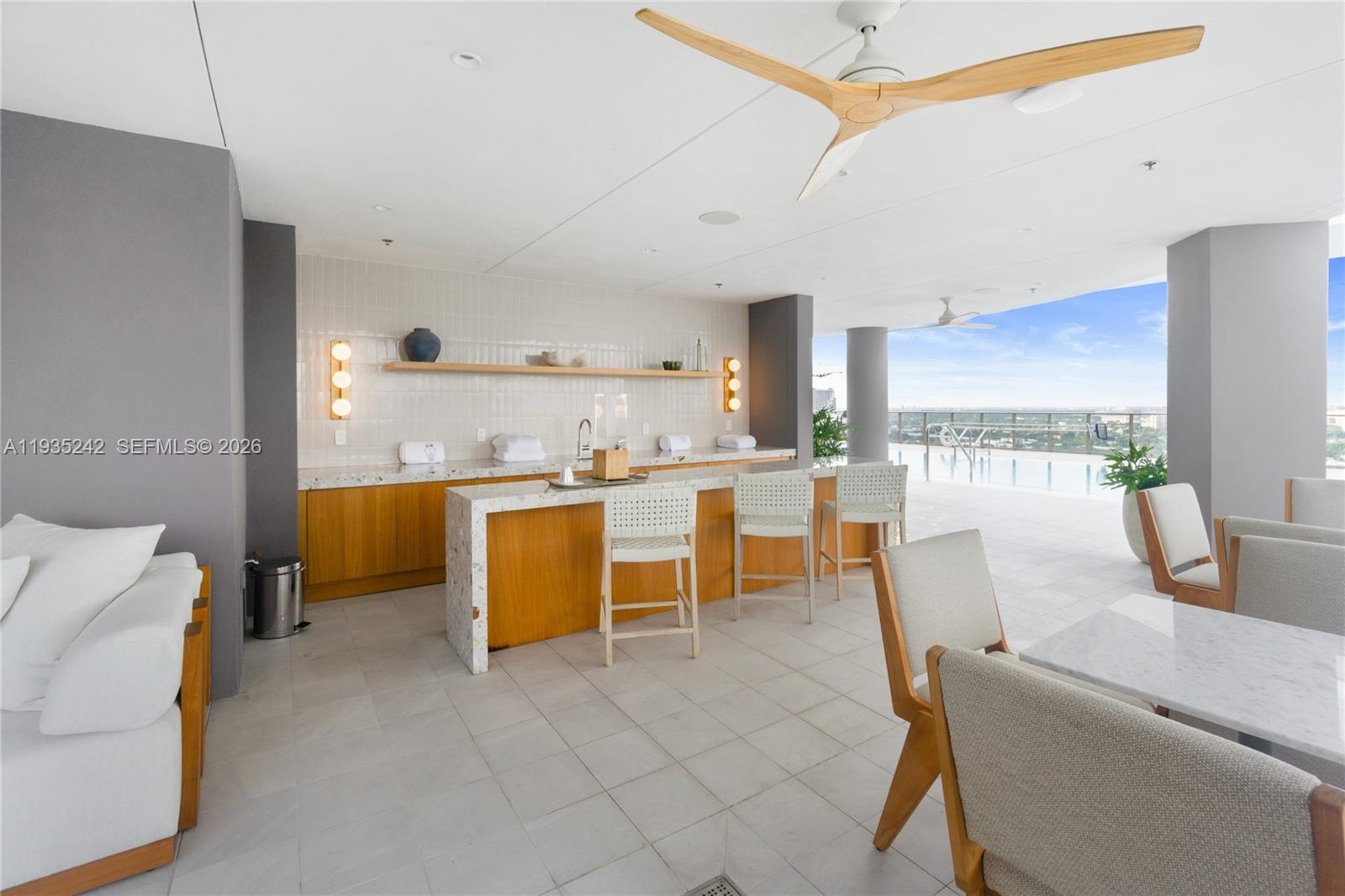 MR C RESIDENCES - Residential