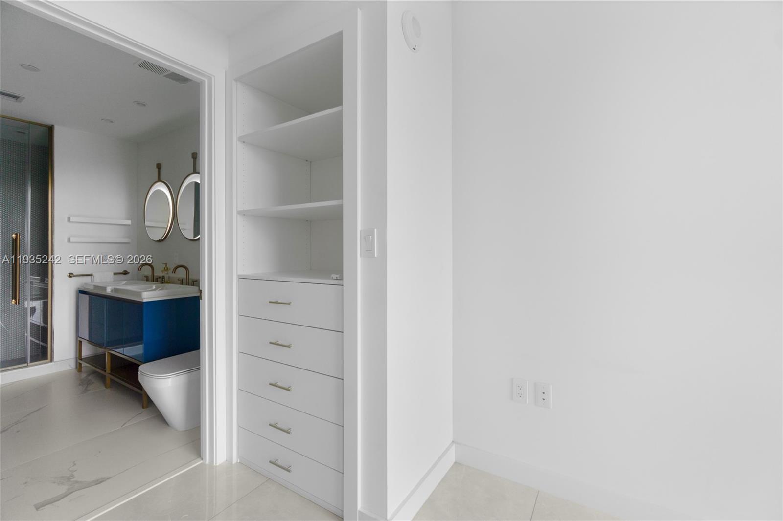 MR C RESIDENCES - Residential