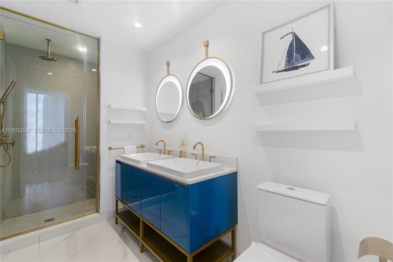 MR C RESIDENCES - Residential