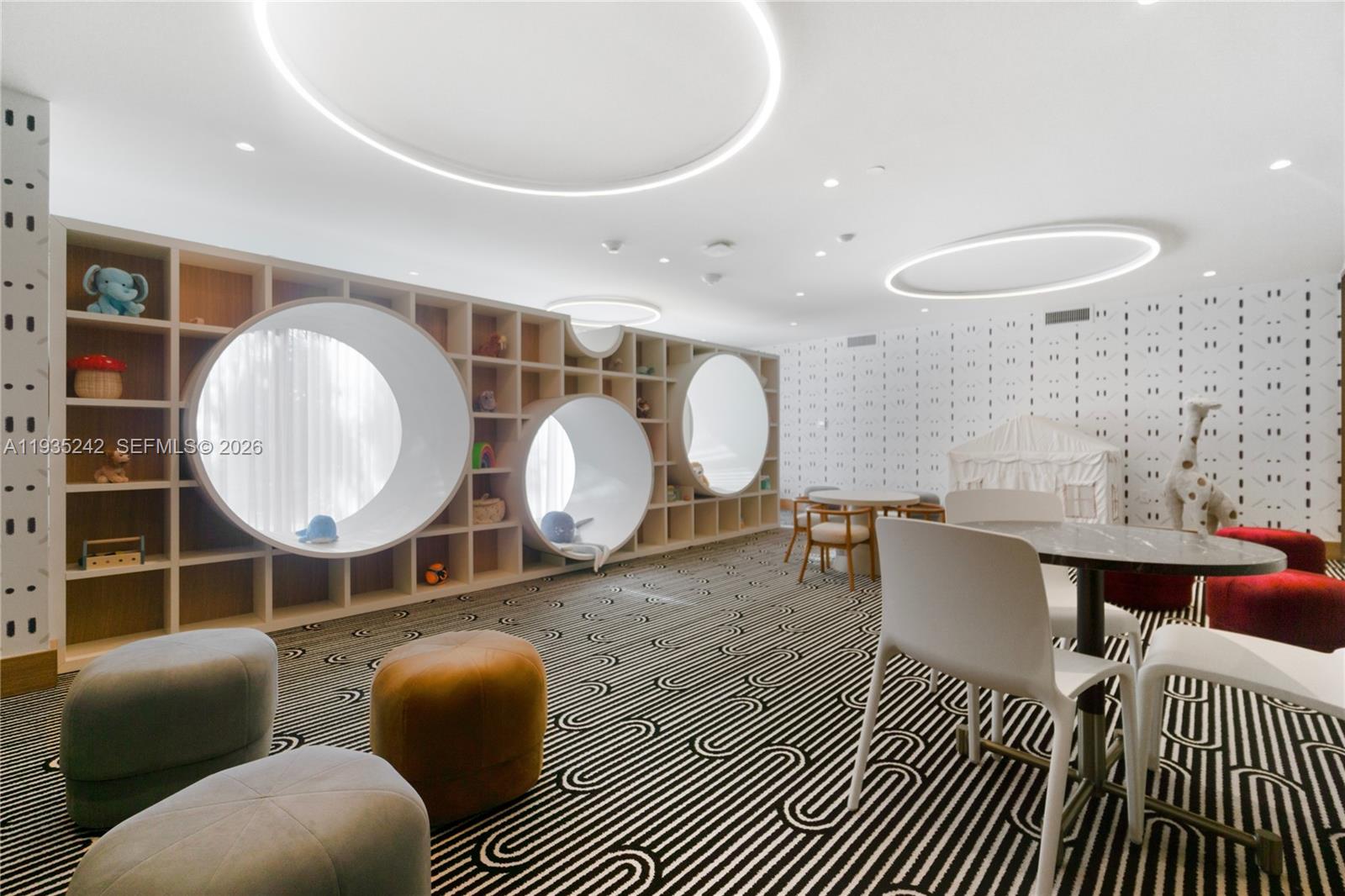 MR C RESIDENCES - Residential