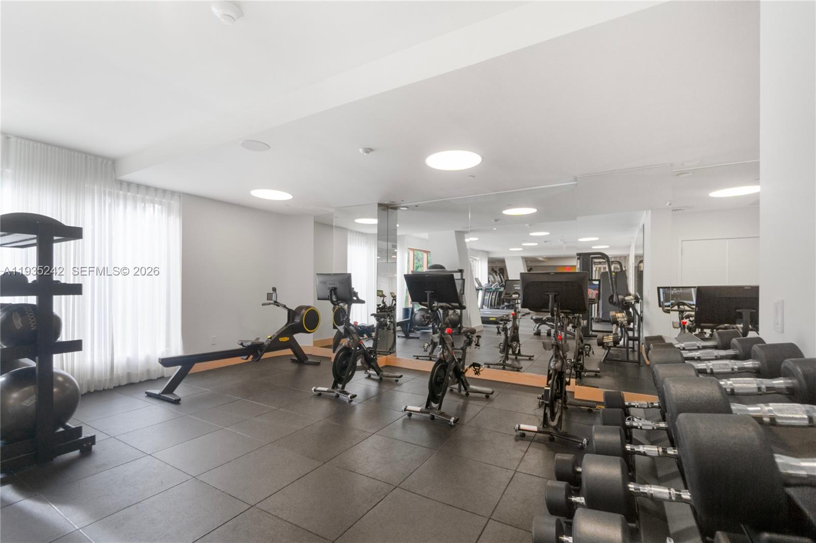 MR C RESIDENCES - Residential