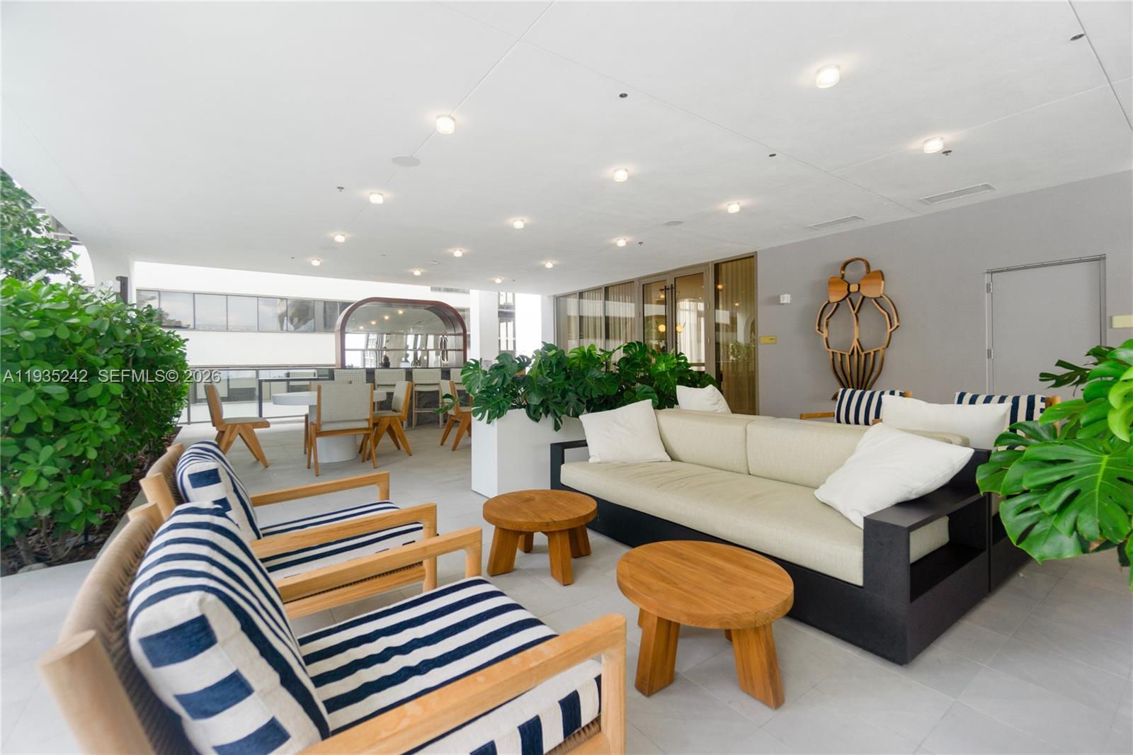 MR C RESIDENCES - Residential