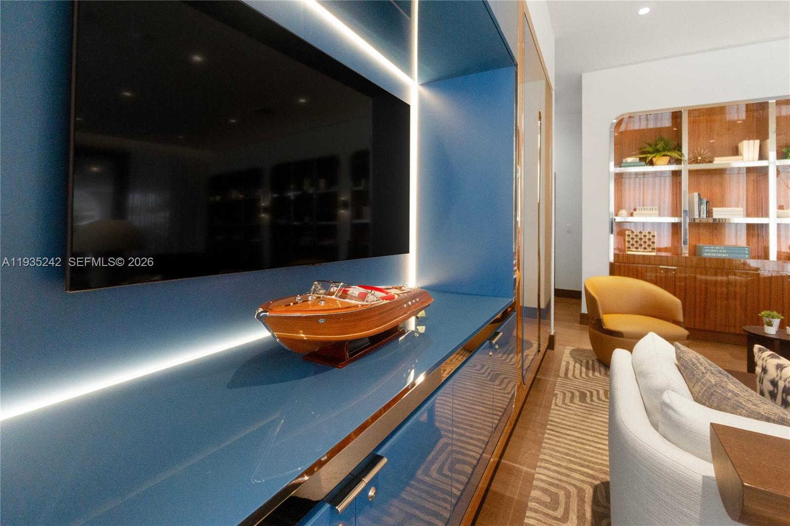 MR C RESIDENCES - Residential