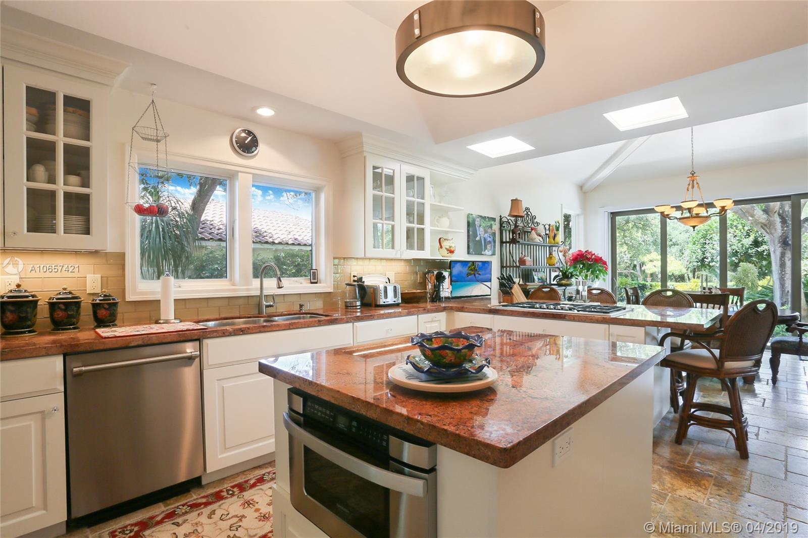 Jupiter Hills Village - Residential