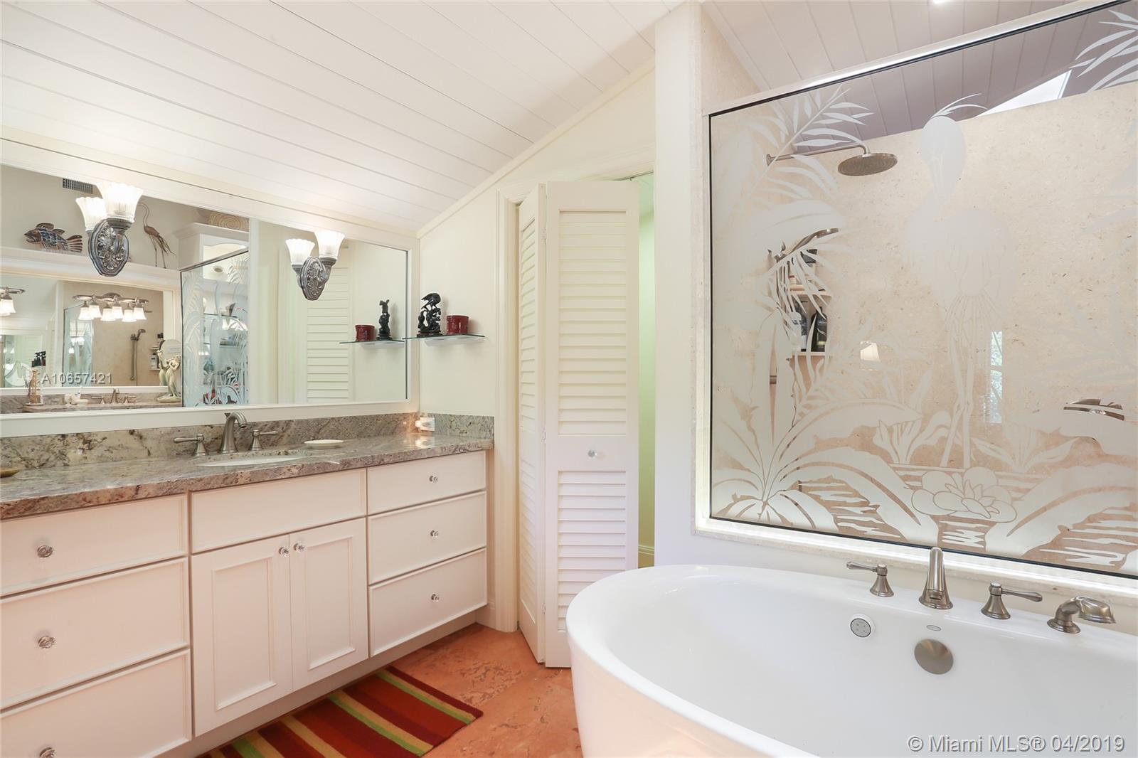 Jupiter Hills Village - Residential