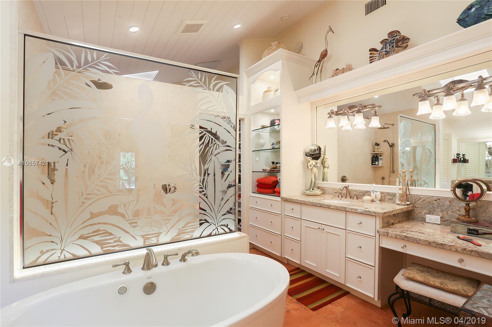 Jupiter Hills Village - Residential