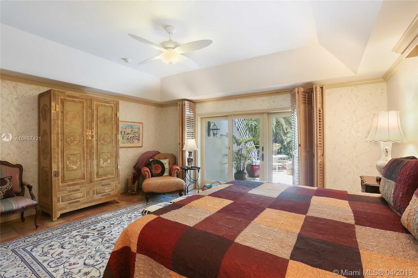 Jupiter Hills Village - Residential