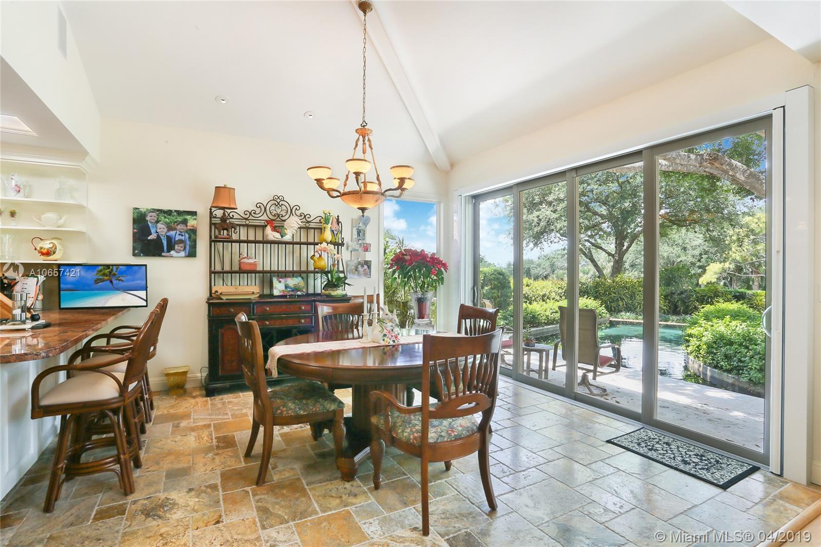 Jupiter Hills Village - Residential