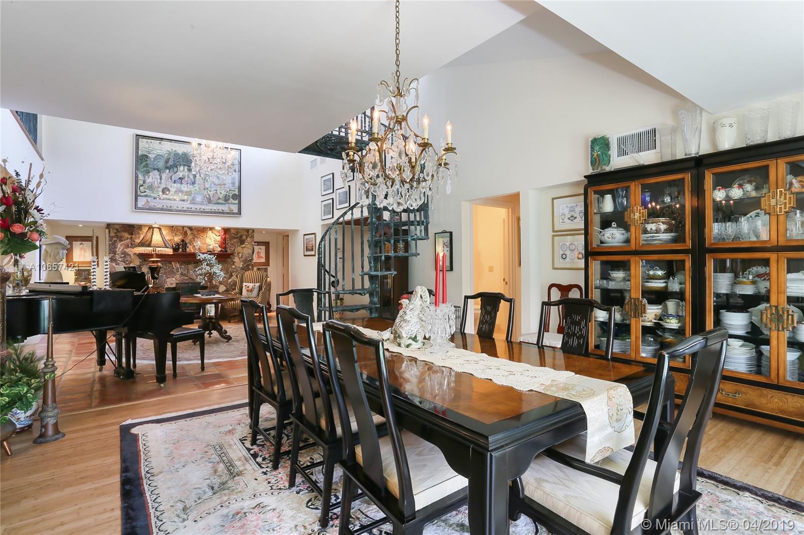 Jupiter Hills Village - Residential