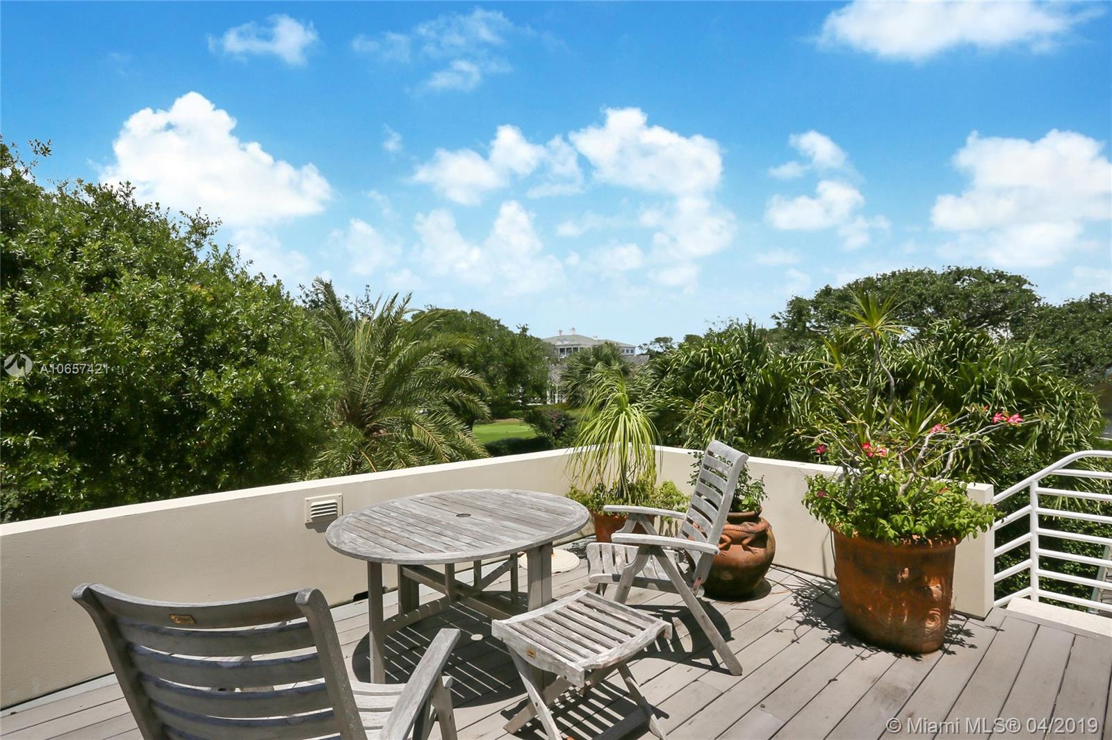 Jupiter Hills Village - Residential