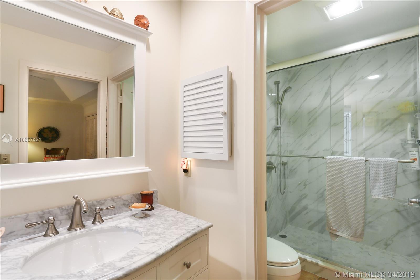 Jupiter Hills Village - Residential