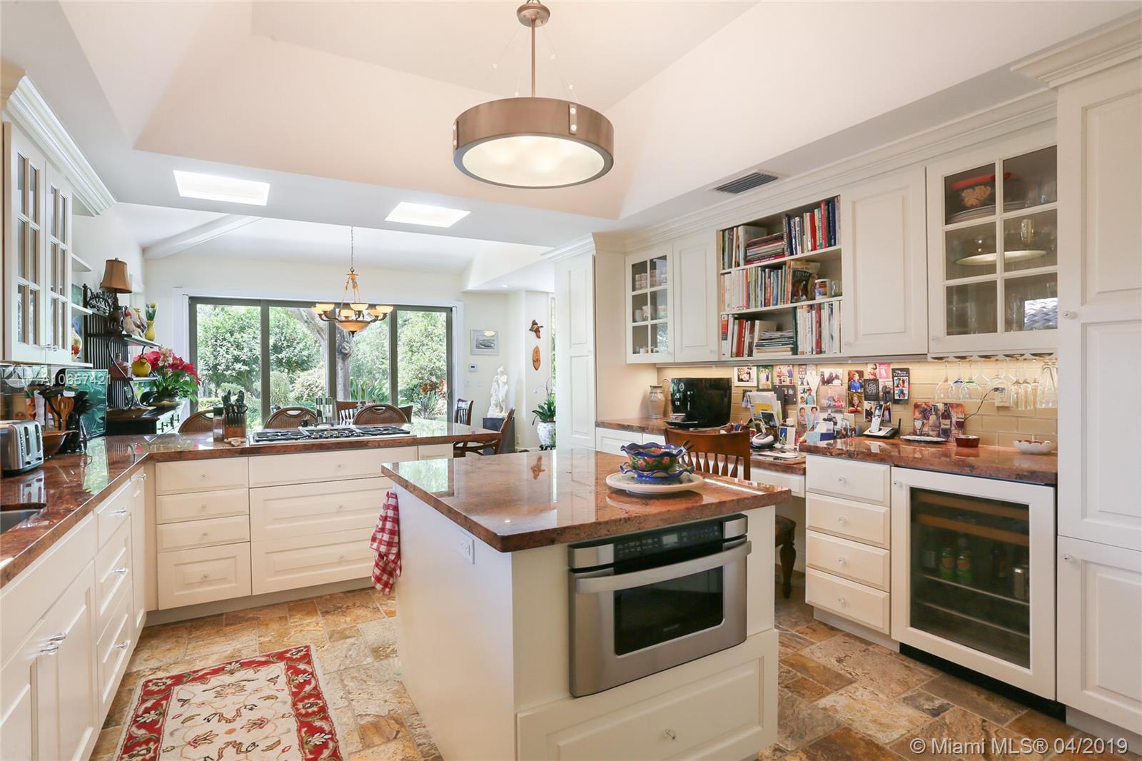 Jupiter Hills Village - Residential