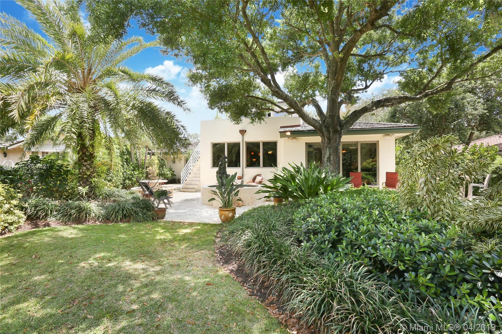 Jupiter Hills Village - Residential