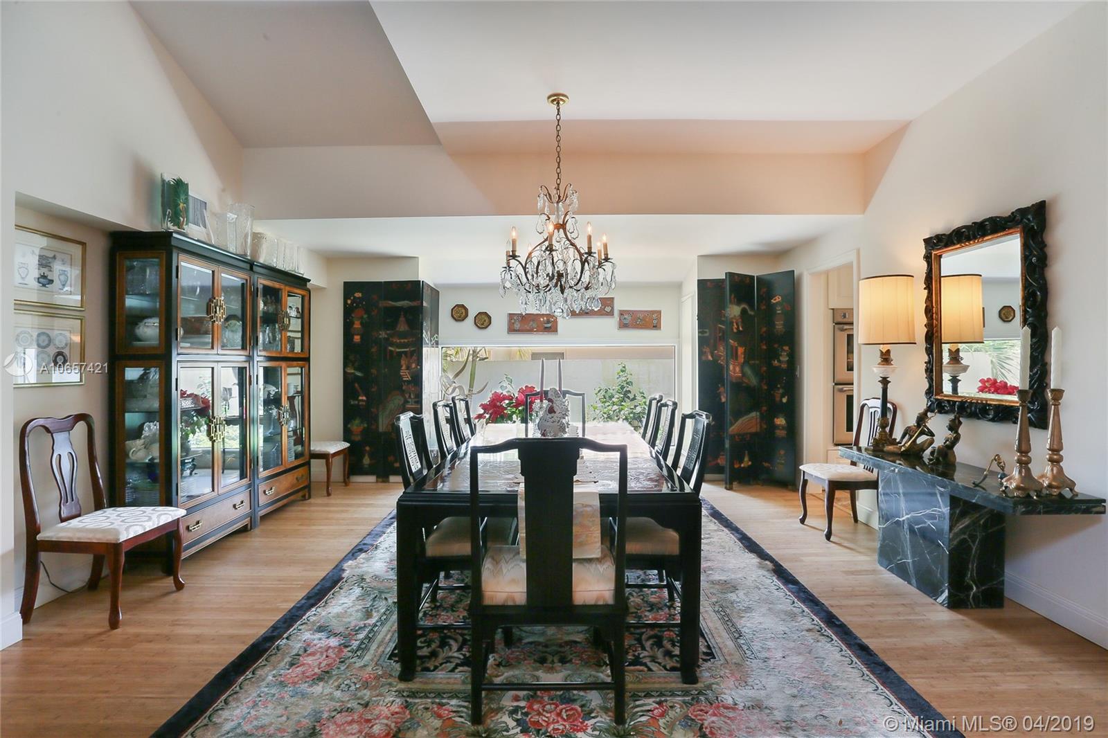 Jupiter Hills Village - Residential