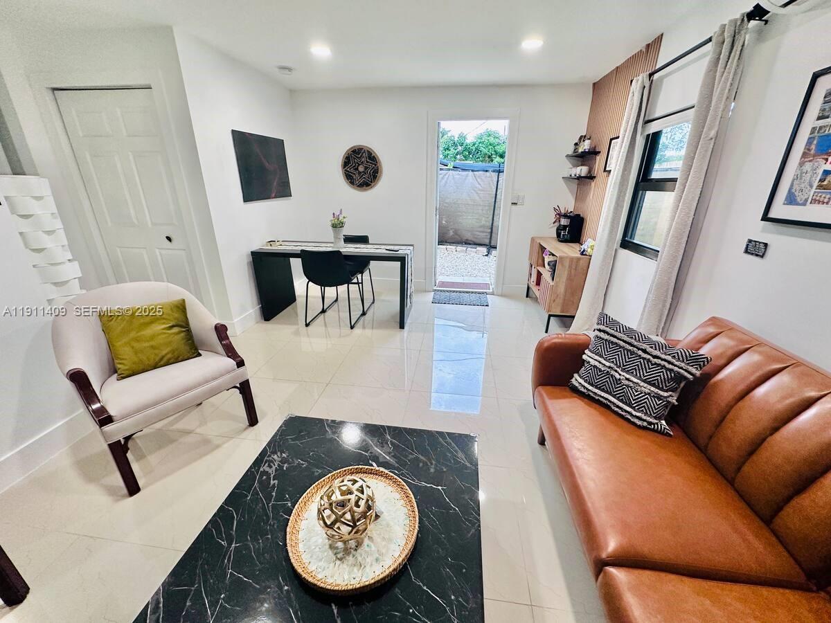 COLLIER MANOR - Residential