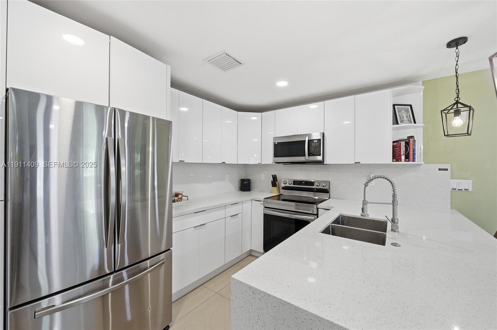 COLLIER MANOR - Residential