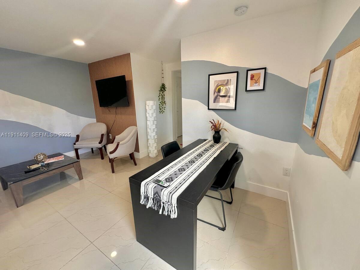 COLLIER MANOR - Residential