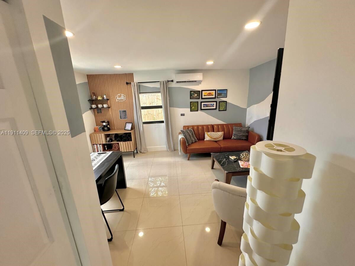 COLLIER MANOR - Residential