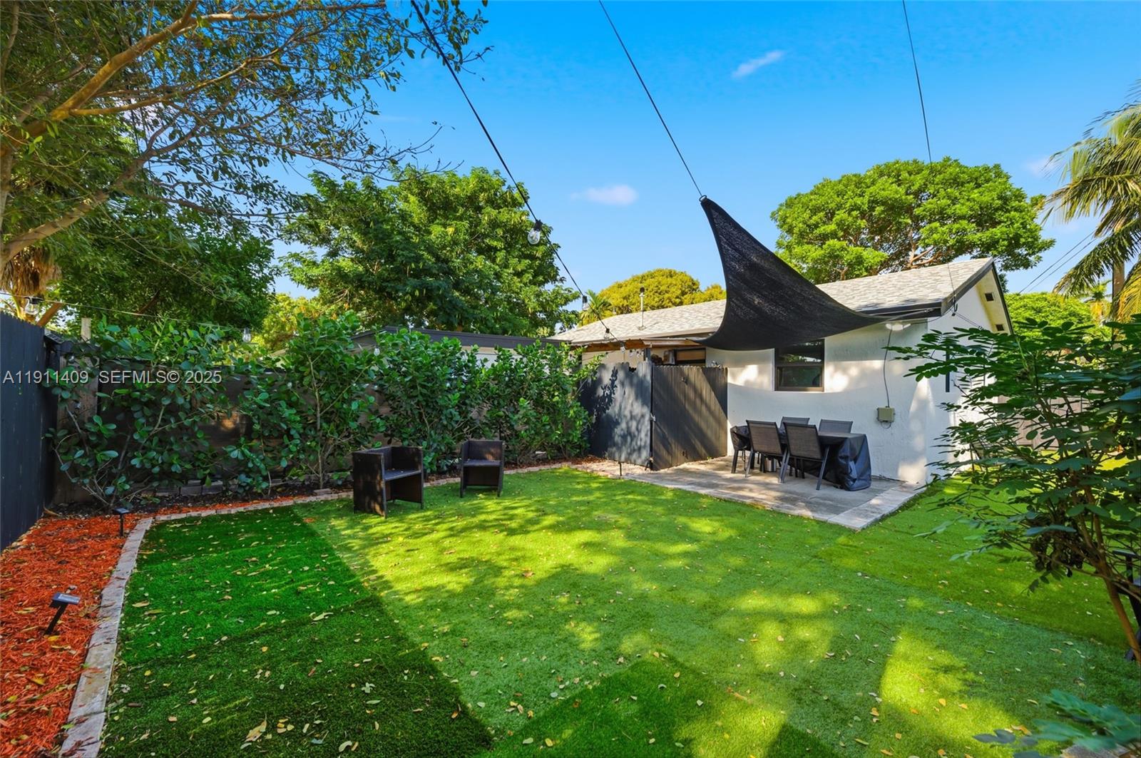 COLLIER MANOR - Residential